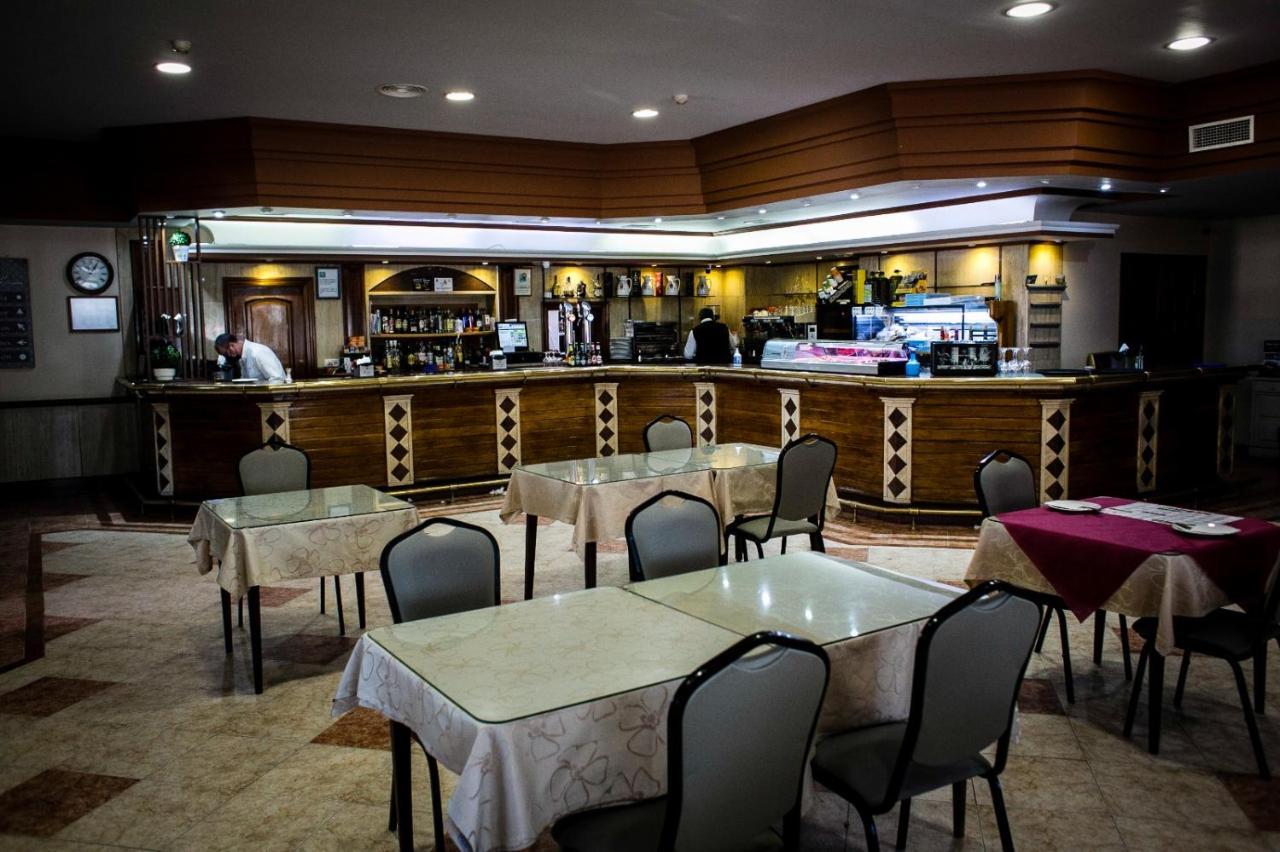 Hostal Restaurante El Paso Bailén Exterior foto